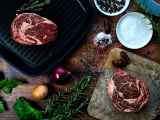 Articles: Why you should never do this before cooking meat!