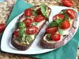 Recipe Fresh cheese, pesto, and cherry tomato toasts