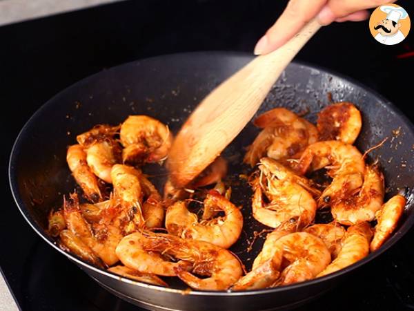 Flambéed shrimp with whiskey: a detailed recipe - Preparation step 2