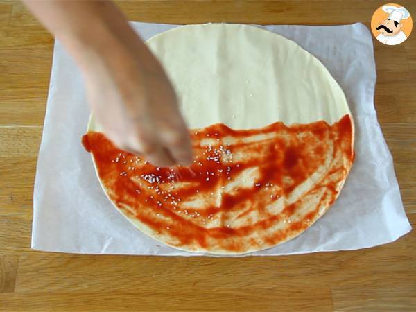 Sesame puff pastry twists - Preparation step 1