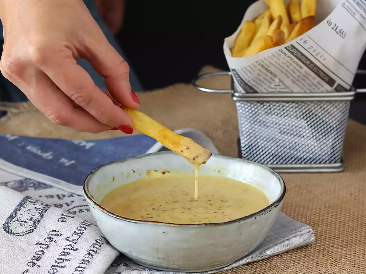 Honey and mustard sauce - an irresistible sweet and savory alliance - photo 2