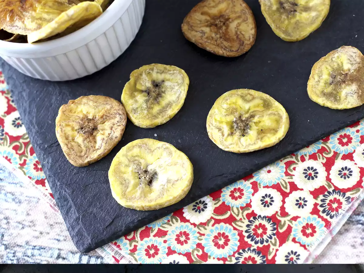 Plantain chips baked in the oven - photo 3